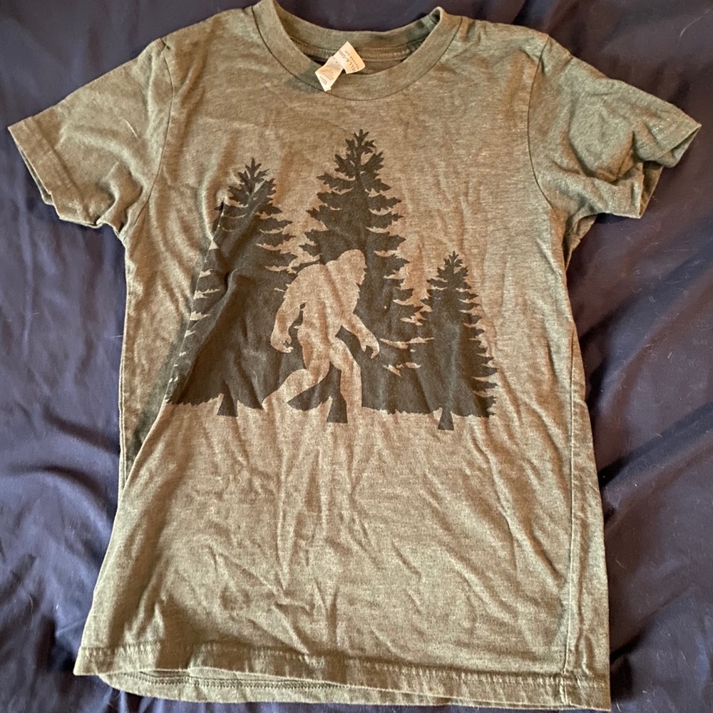 Big foot canvas tee